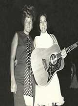 ** PLEASE DESCRIBE THIS IMAGE **